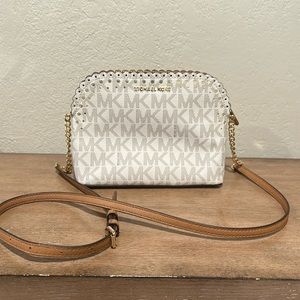 Michael Kors Vanilla Cindy Dome Signature Scallop Crossbody (Like New, no tags)